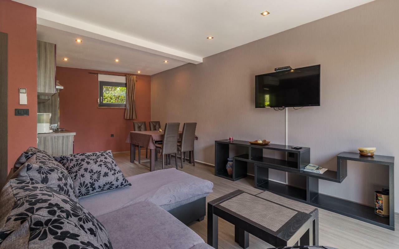 Apartmani Kazun - App 4 - Ferienhaus Fažana Dış mekan fotoğraf